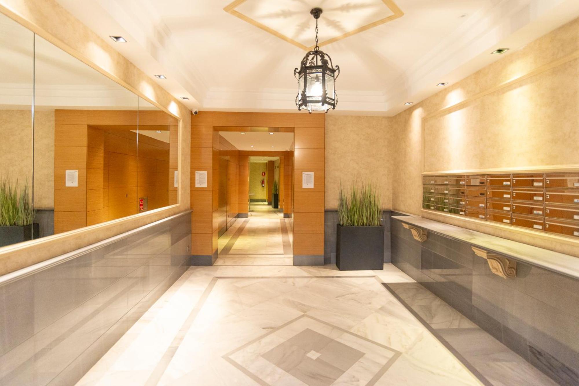Souviron & Old Town By Ele Apartments مالقة المظهر الخارجي الصورة